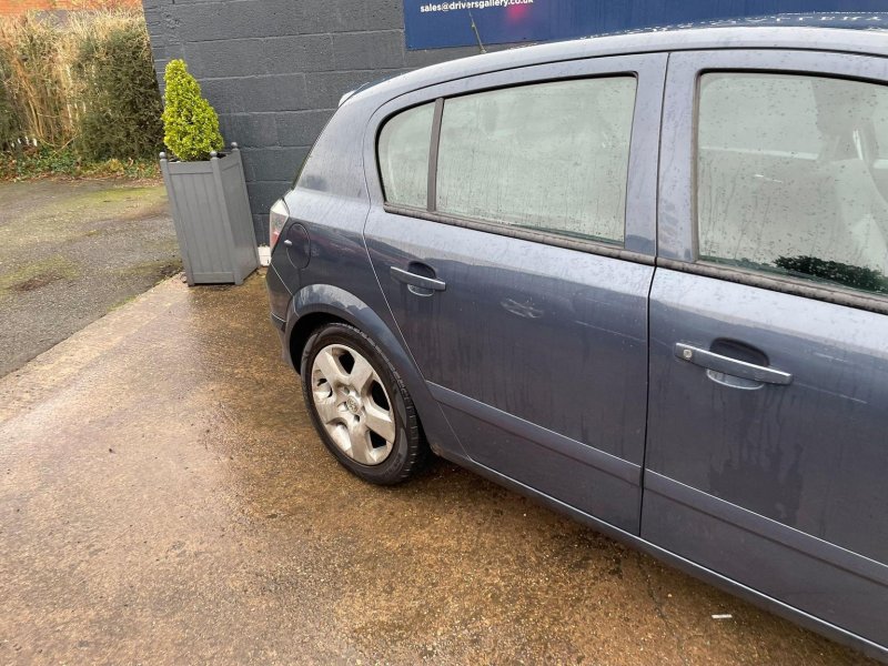 VAUXHALL ASTRA
