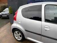 PEUGEOT 107