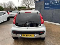 PEUGEOT 107