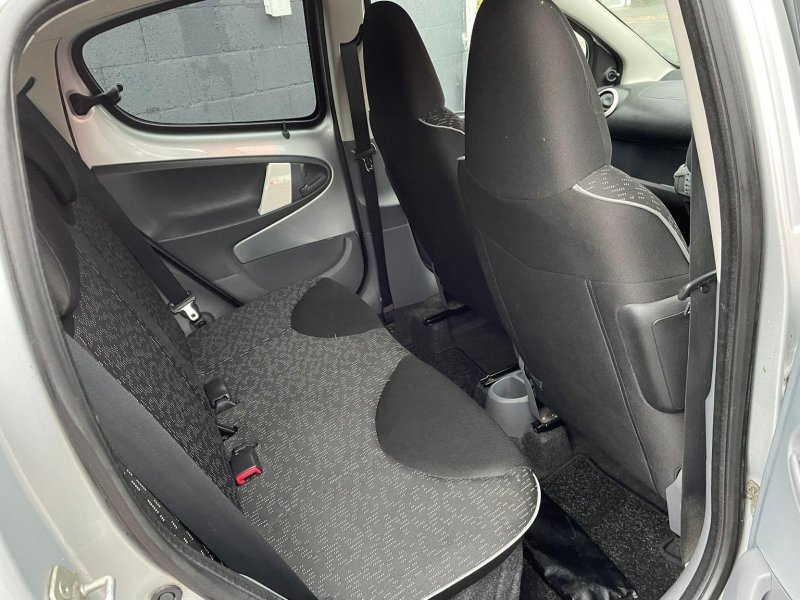 PEUGEOT 107
