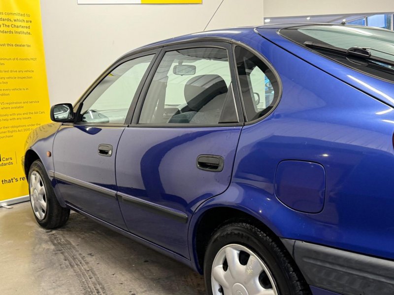 TOYOTA COROLLA