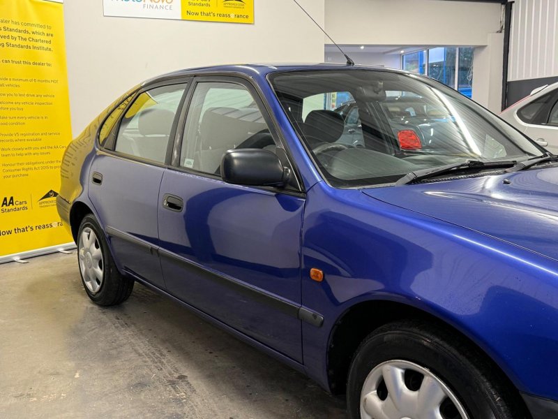 TOYOTA COROLLA