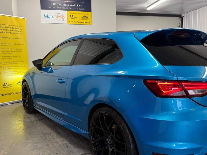 SEAT LEON