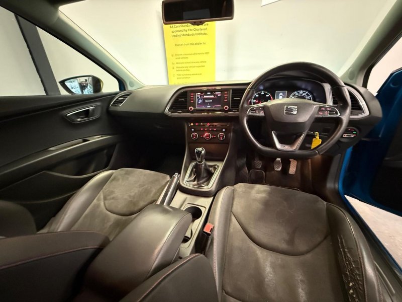 SEAT LEON