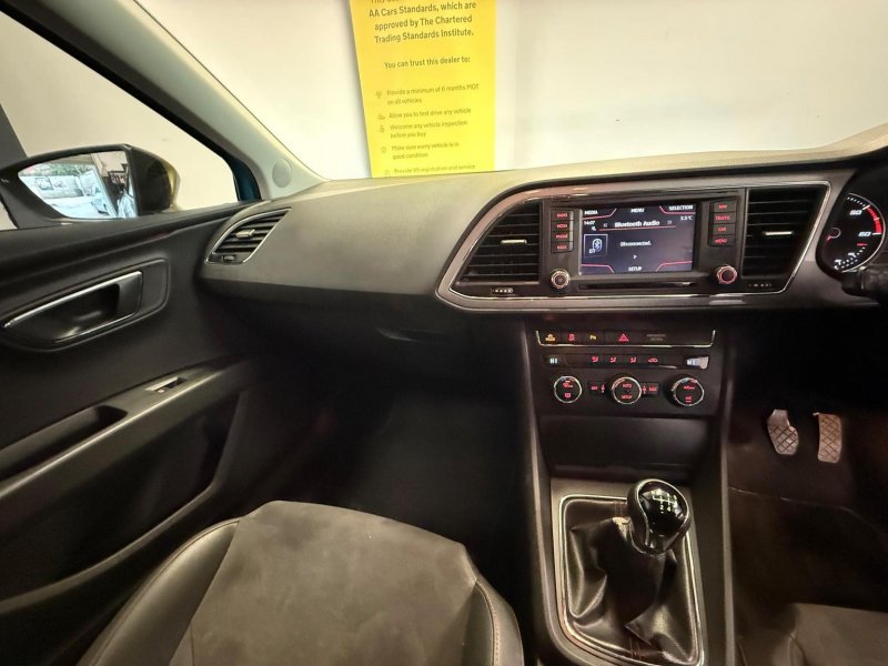SEAT LEON