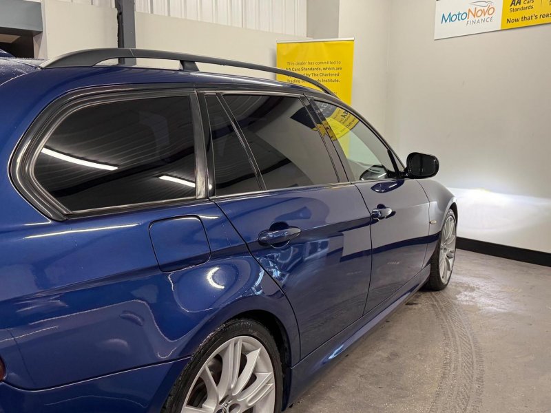 BMW 3 SERIES
