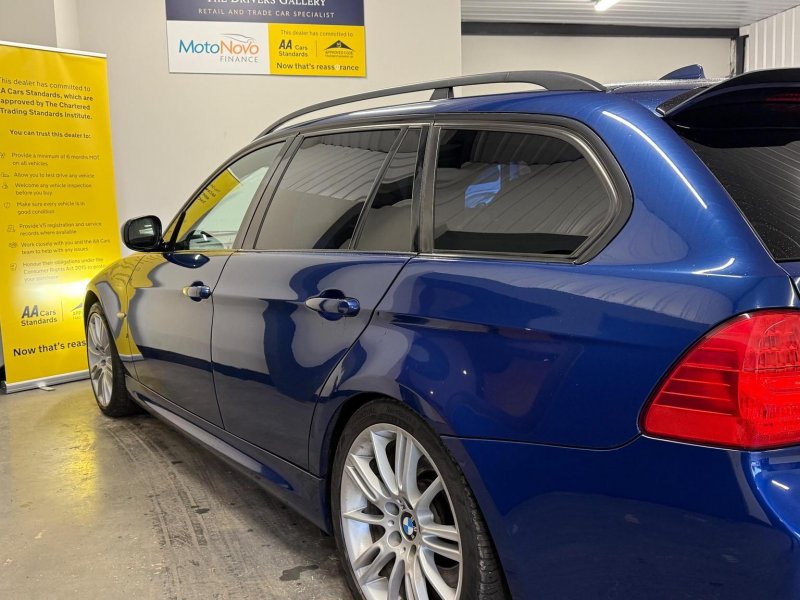 BMW 3 SERIES