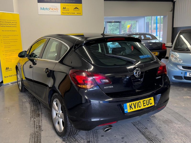 VAUXHALL ASTRA