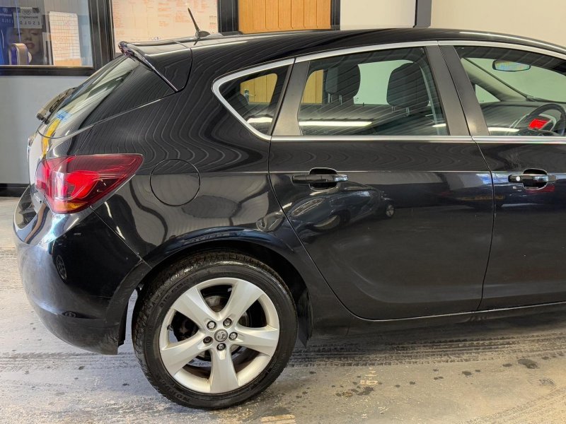 VAUXHALL ASTRA