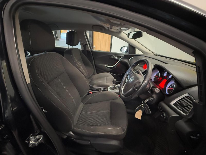 VAUXHALL ASTRA