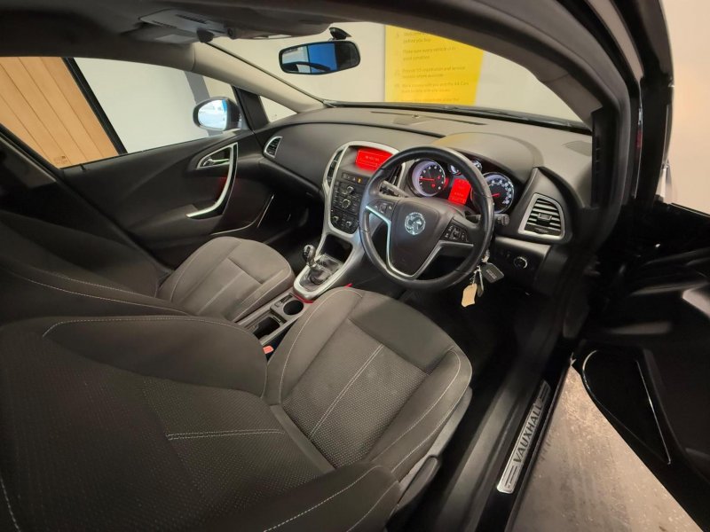 VAUXHALL ASTRA
