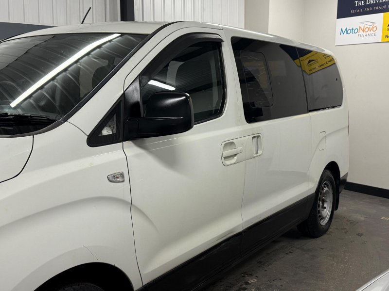 HYUNDAI I800