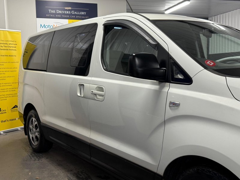HYUNDAI I800