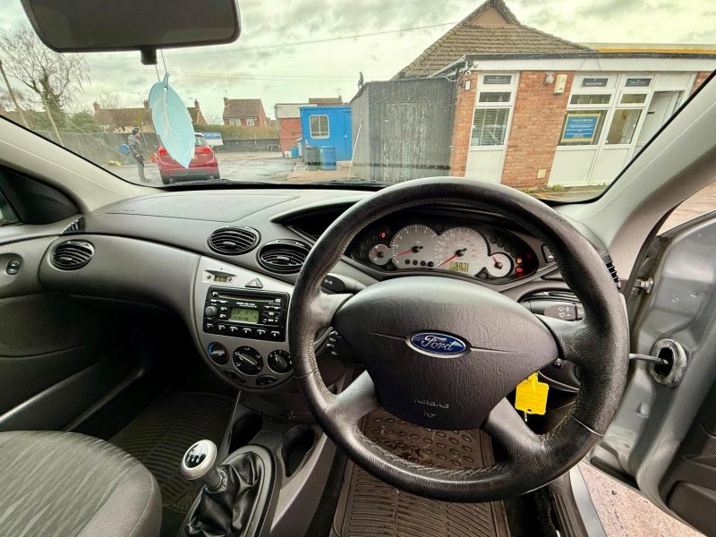 FORD FOCUS