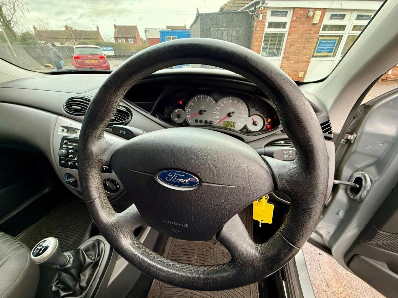FORD FOCUS