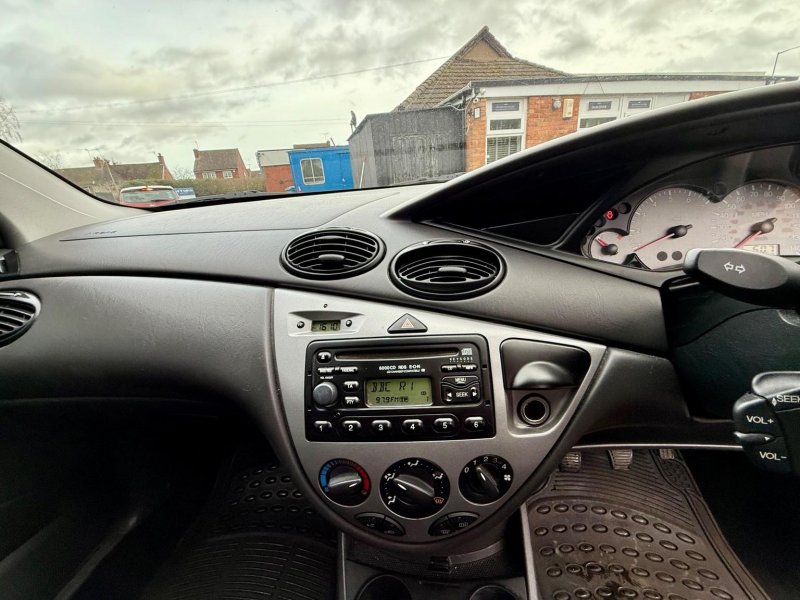 FORD FOCUS