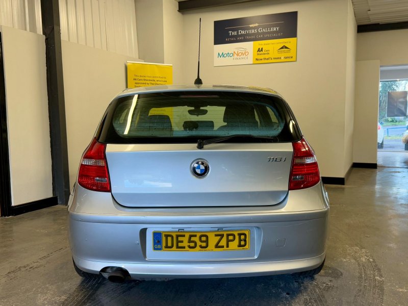 BMW 1 SERIES
