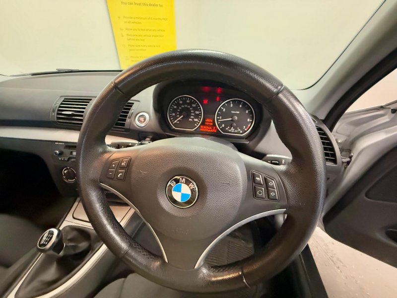 BMW 1 SERIES