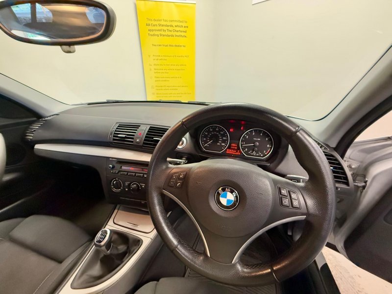 BMW 1 SERIES
