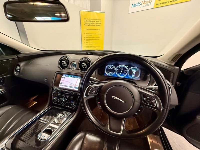 JAGUAR XJ