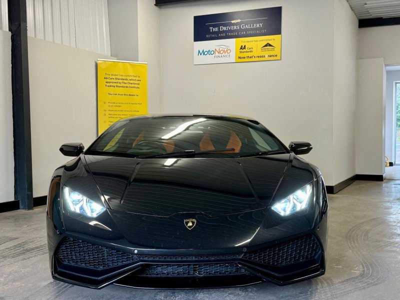 LAMBORGHINI HURACAN