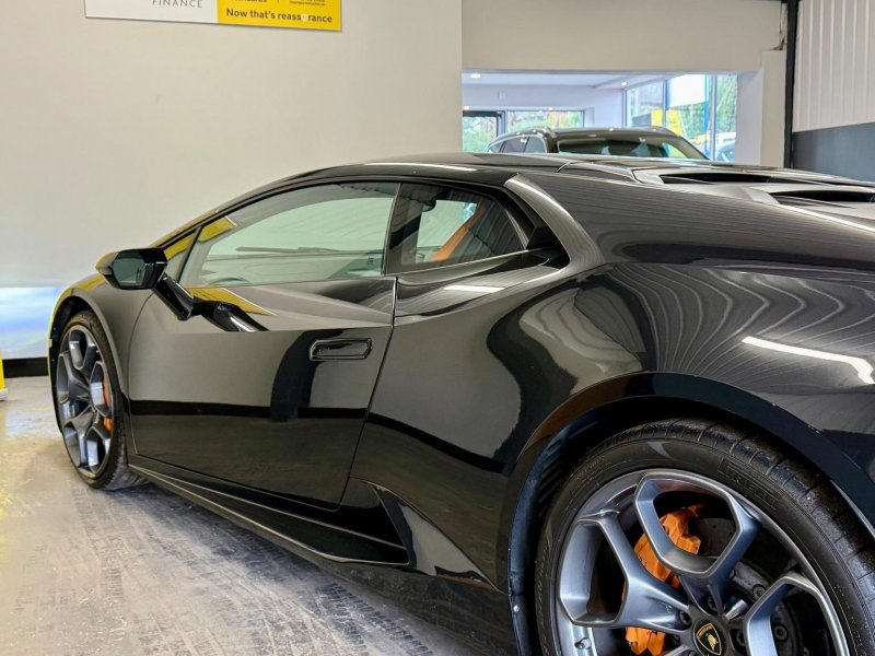 LAMBORGHINI HURACAN