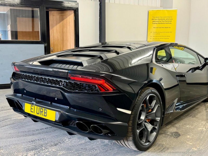 LAMBORGHINI HURACAN