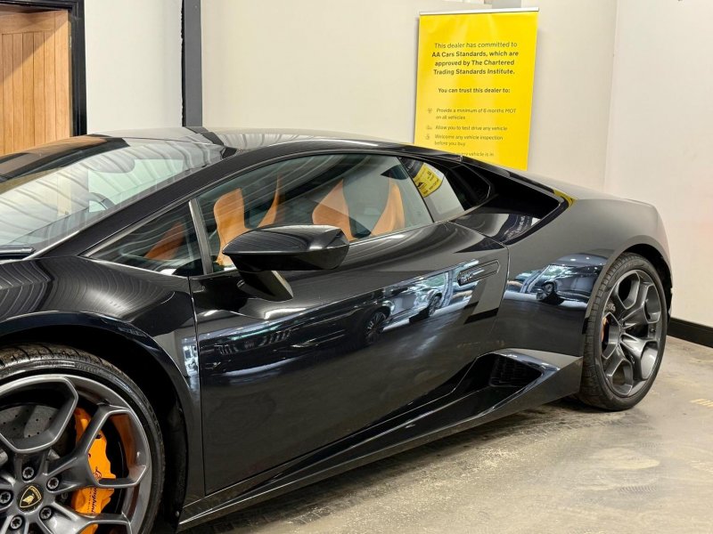 LAMBORGHINI HURACAN