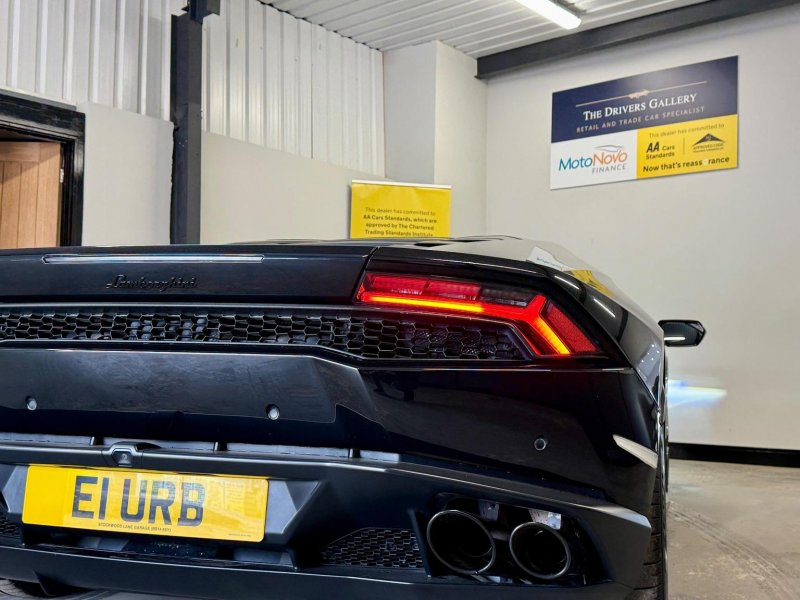LAMBORGHINI HURACAN