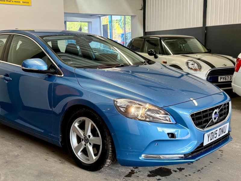 VOLVO V40