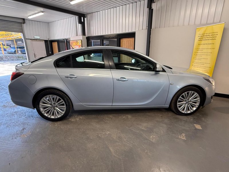 VAUXHALL INSIGNIA
