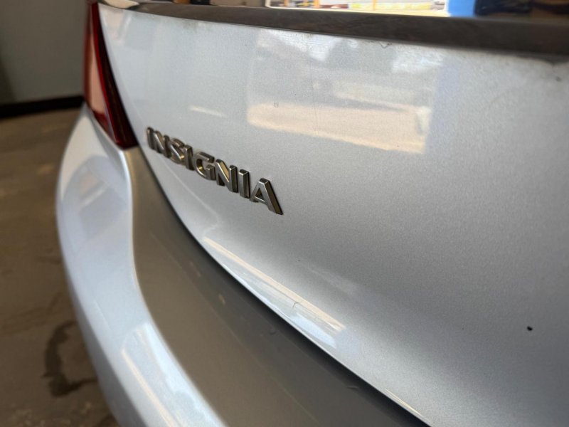 VAUXHALL INSIGNIA