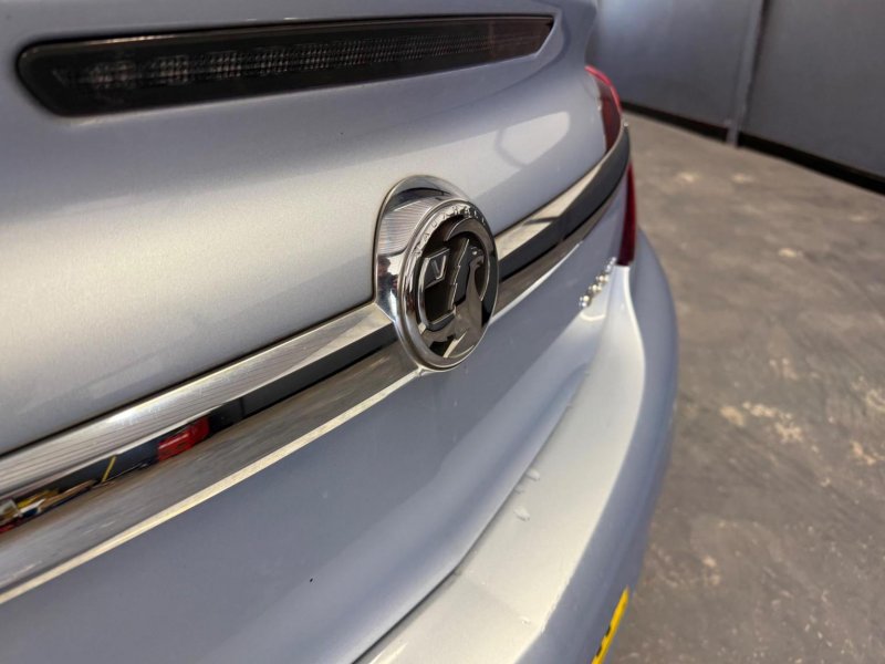 VAUXHALL INSIGNIA