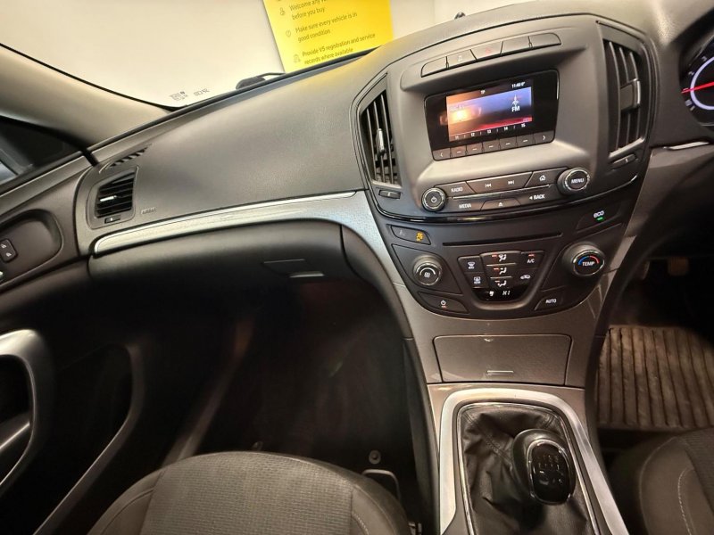 VAUXHALL INSIGNIA
