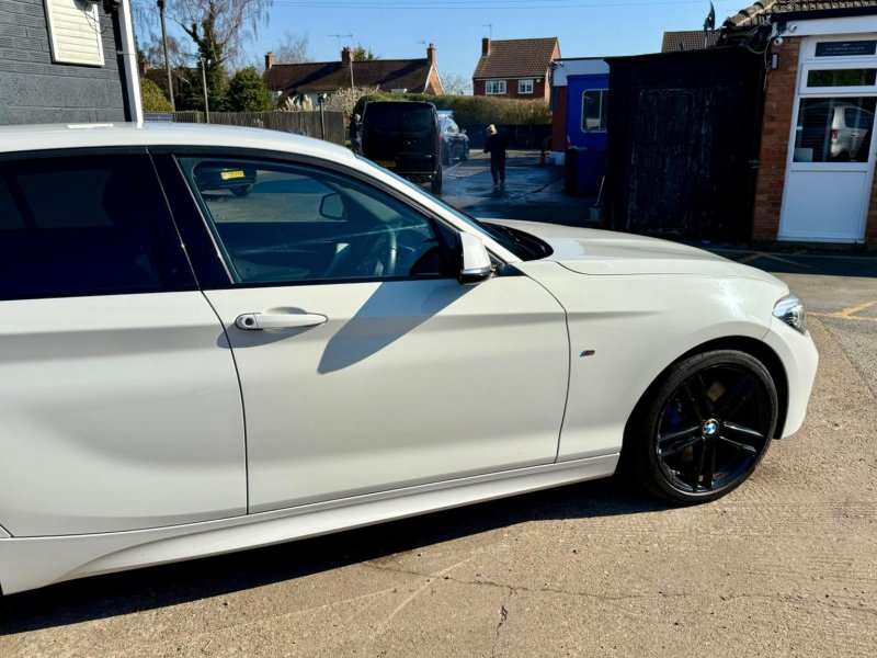 BMW 1 SERIES