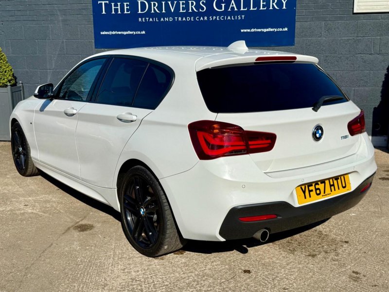 BMW 1 SERIES