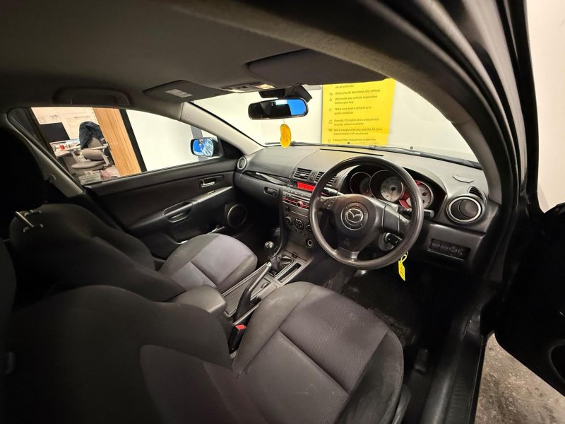 MAZDA MAZDA3