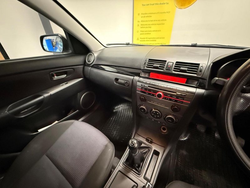 MAZDA MAZDA3