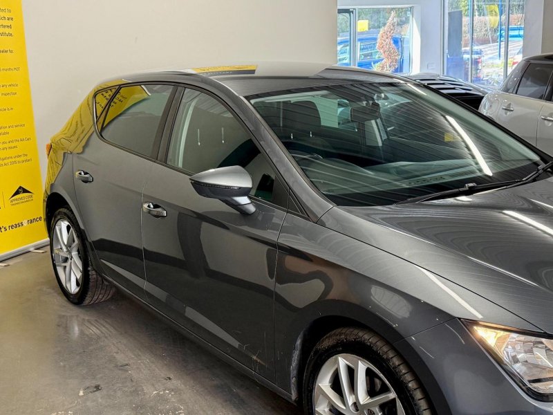 SEAT LEON
