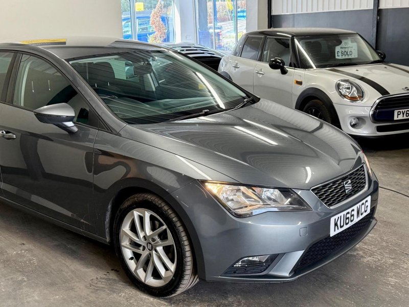 SEAT LEON