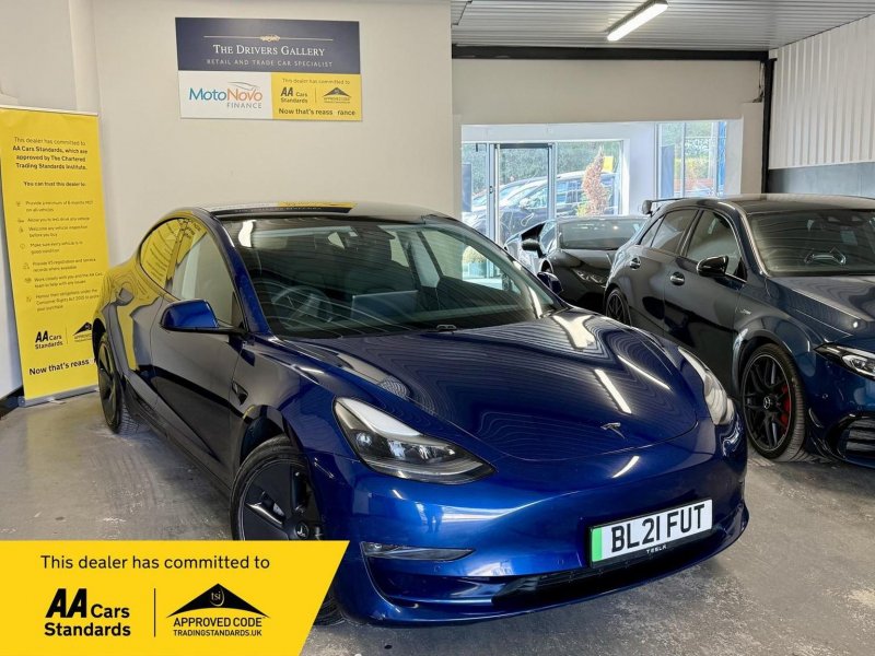 TESLA MODEL 3
