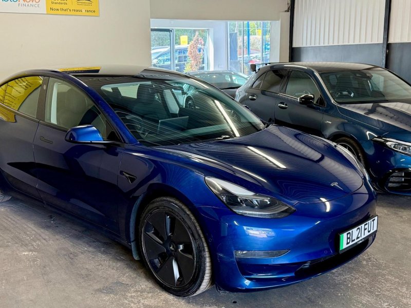 TESLA MODEL 3