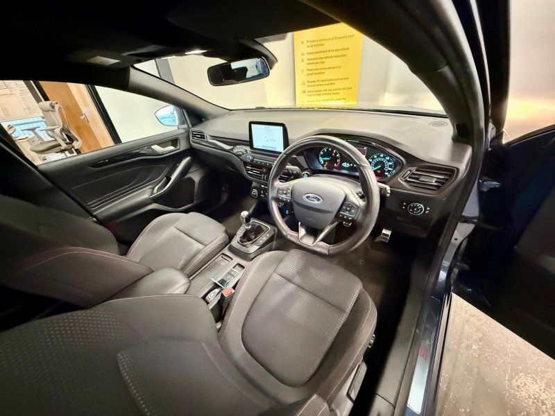 FORD FOCUS