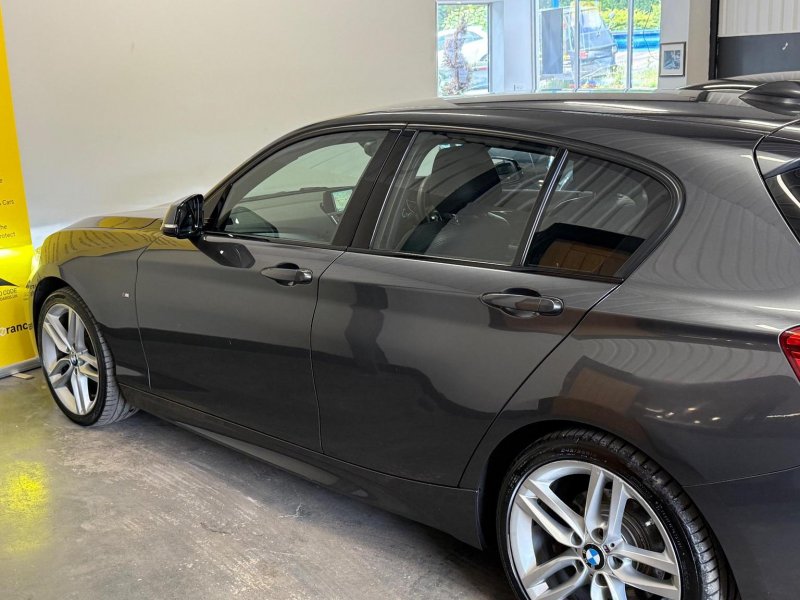 BMW 1 SERIES