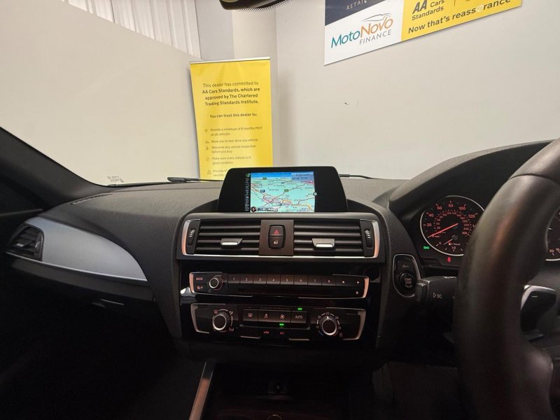 BMW 1 SERIES