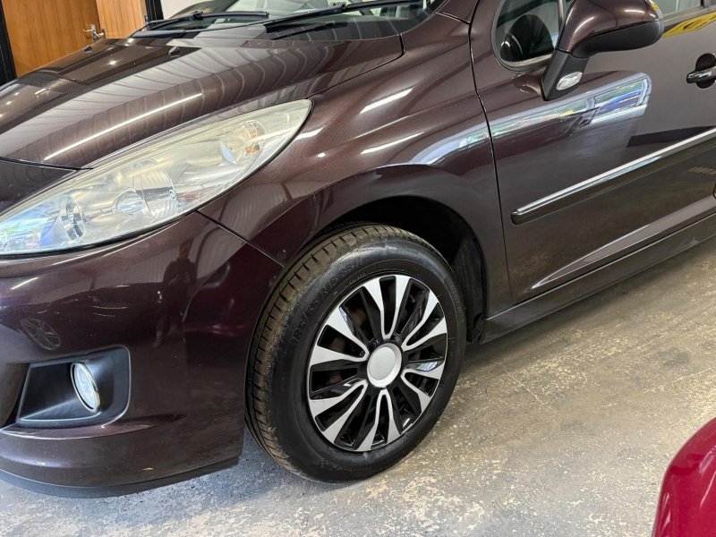 PEUGEOT 207