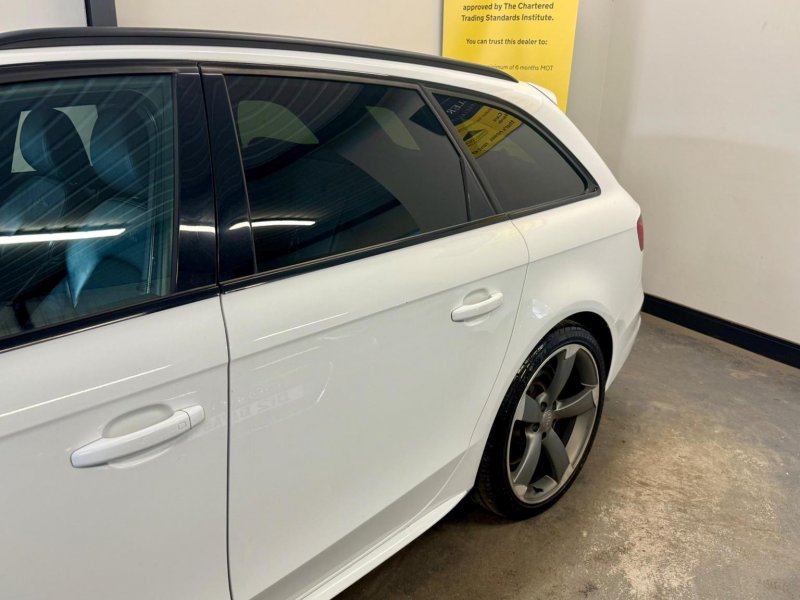 AUDI A4 AVANT