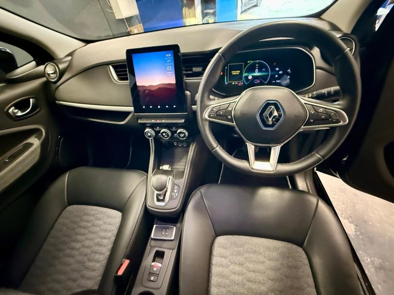 RENAULT ZOE