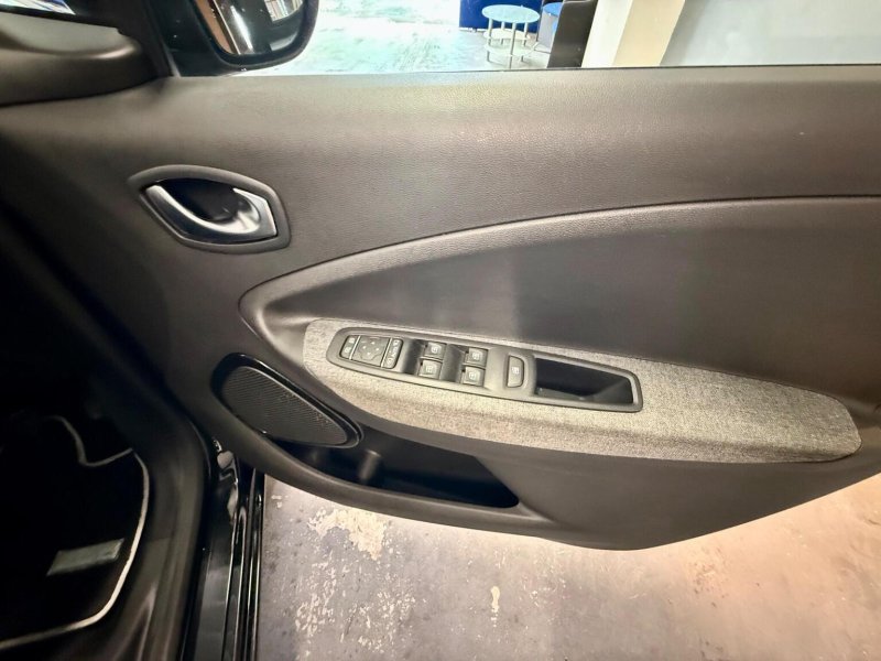 RENAULT ZOE
